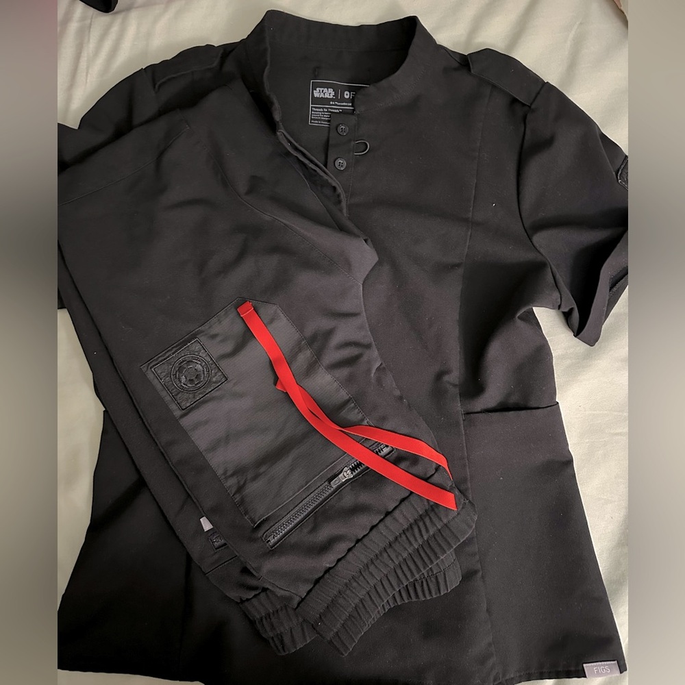 Figs uniform limited edition Star Wars top medium, jogger small petite